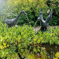 ESOTEC Shop 22 ESOTEC Wasserspeier 2er Set Gans + Solar Teichpumpe 8 Watt Wasserspiel Teich 101653